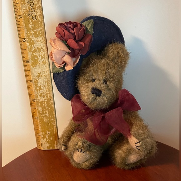 Boyds Bears 20th Anniversary 1999 "Yvette Dubeary" Archive Collection - Picture 4 of 8